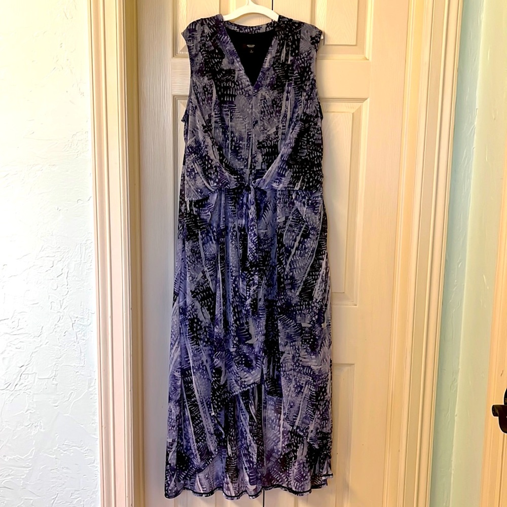 EUC Simply Vera Wang dress, size Large. High low blue and black